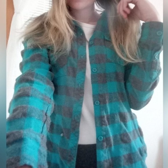 TRUE TIMBER OUTDOORS - Flannel Button Up in Blue and Gray Checkered / Pl… - Picture 3 of 10